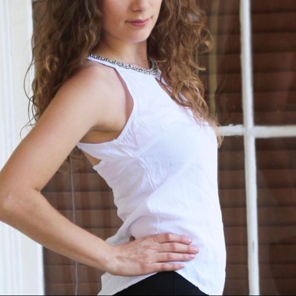 💕SEXY WHITE TOP - Picture 2 of 3